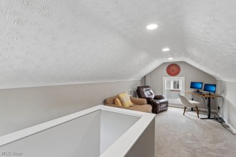 2069 Carabel Avenue Lakewood OH 44107