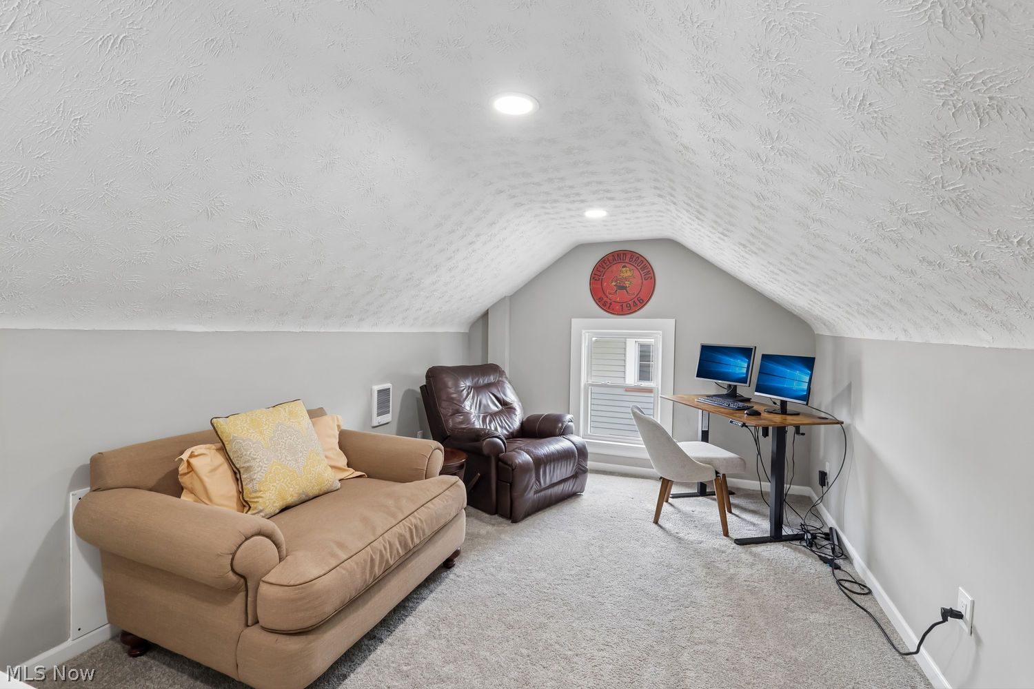2069 Carabel Avenue Lakewood OH 44107