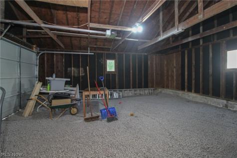 2327 Bel Aire Lane Youngstown OH 44514