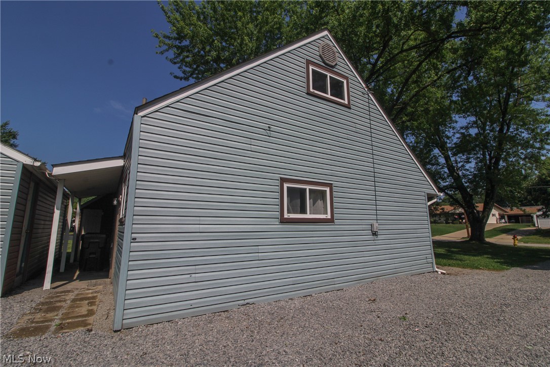 2327 Bel Aire Lane Youngstown OH 44514