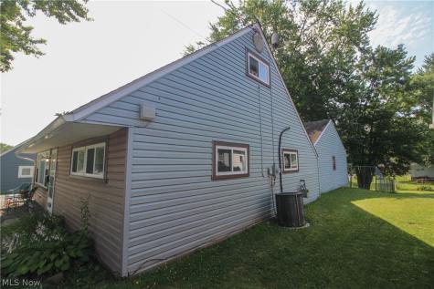 2327 Bel Aire Lane Youngstown OH 44514