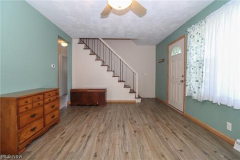 2327 Bel Aire Lane Youngstown OH 44514