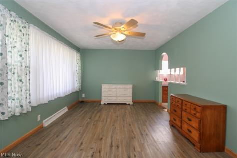2327 Bel Aire Lane Youngstown OH 44514