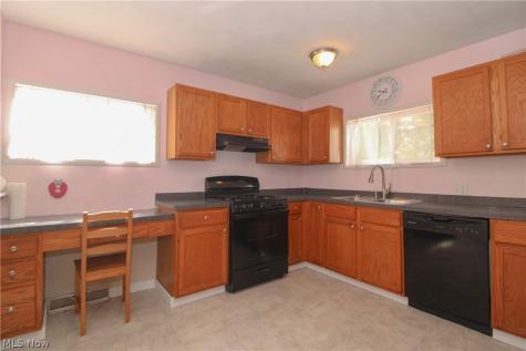 2327 Bel Aire Lane Youngstown OH 44514