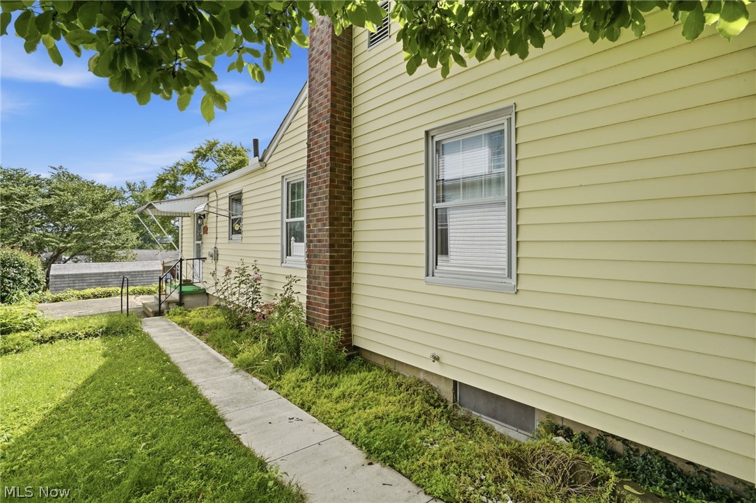 431 Ballard Avenue Newark OH 43055