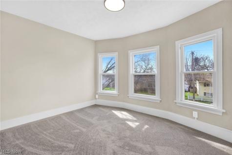 941 Carnegie Avenue Akron OH 44314