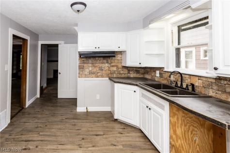 858 Roanoke Road Cleveland Heights OH 44121