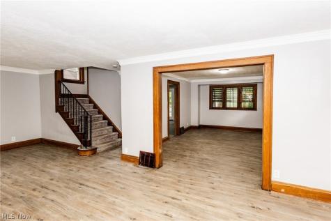 858 Roanoke Road Cleveland Heights OH 44121