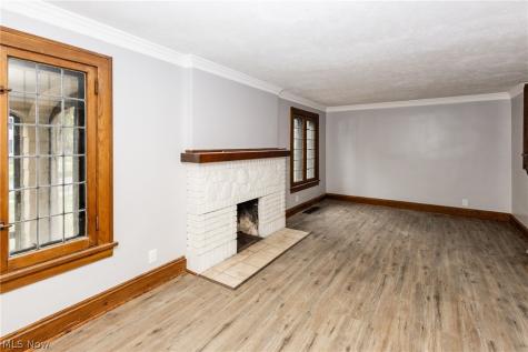 858 Roanoke Road Cleveland Heights OH 44121
