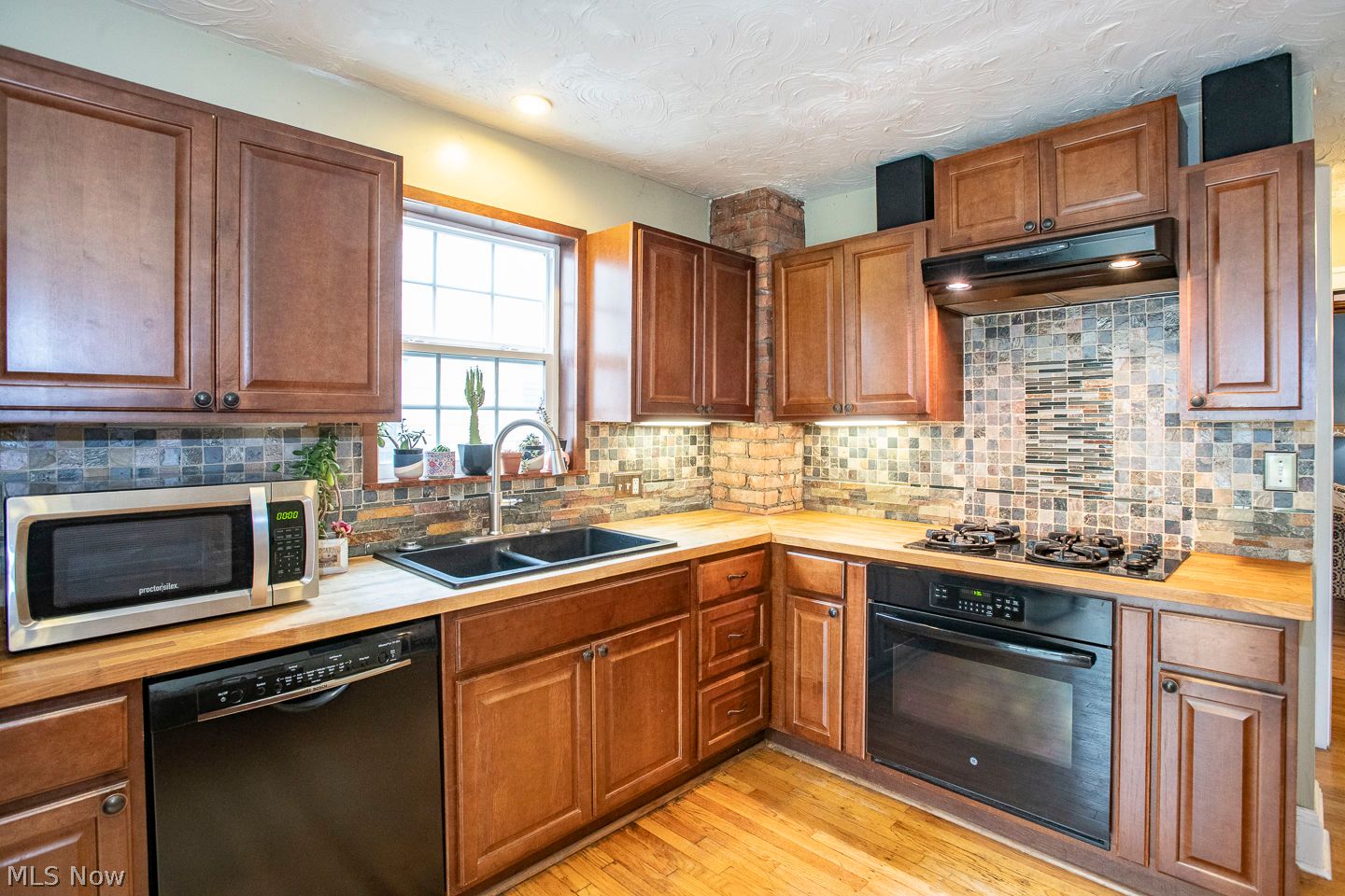 2175 Brown Road Lakewood OH 44107