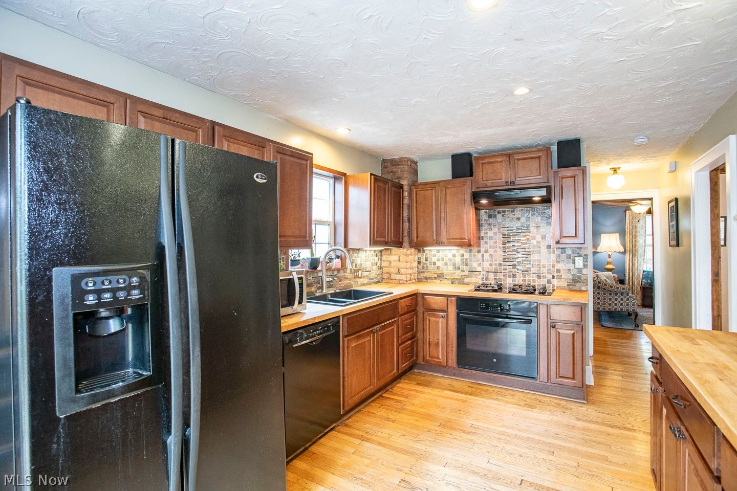 2175 Brown Road Lakewood OH 44107