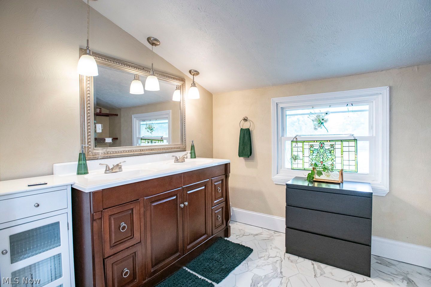 2175 Brown Road Lakewood OH 44107