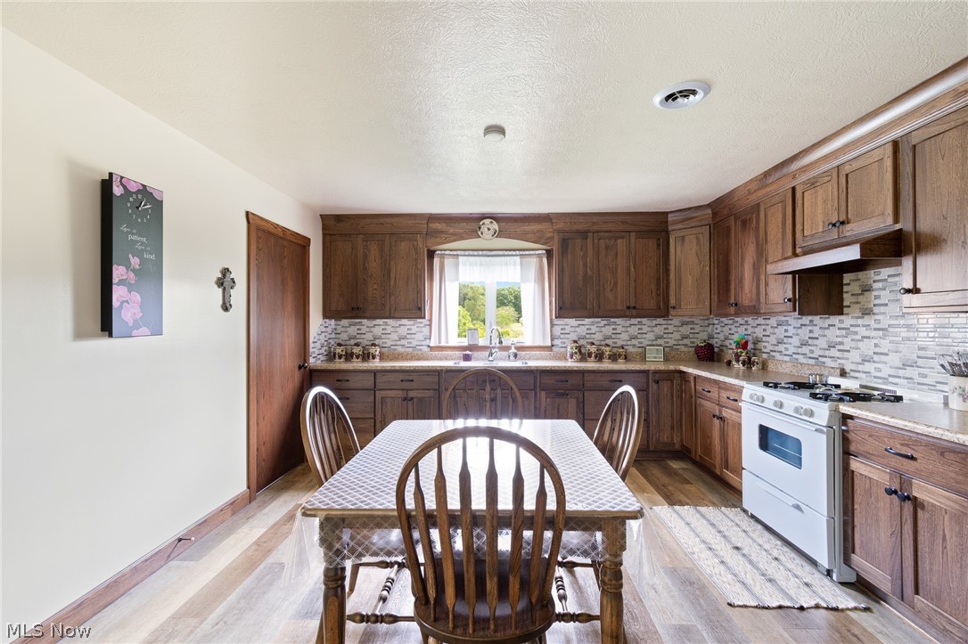 8265 Mark Road NE Kensington OH 44427