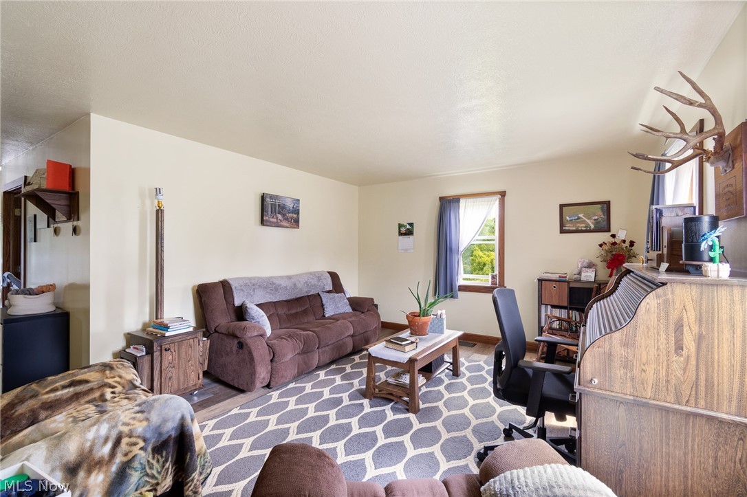 8265 Mark Road NE Kensington OH 44427