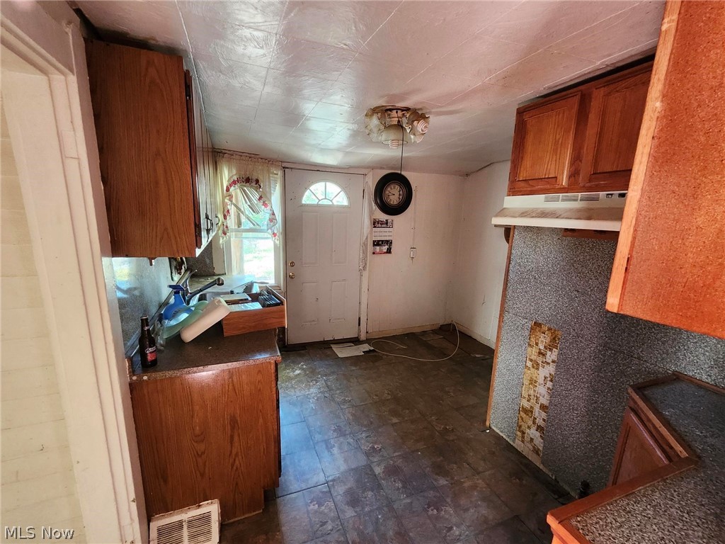 1464 E 120th Street Cleveland OH 44106
