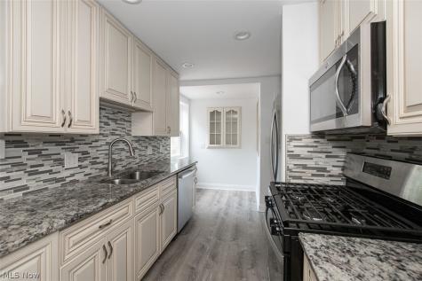 4855 Edsal Drive Lyndhurst OH 44124