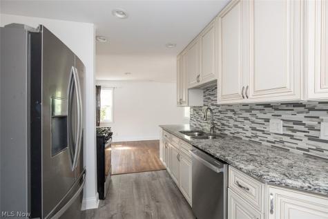 4855 Edsal Drive Lyndhurst OH 44124