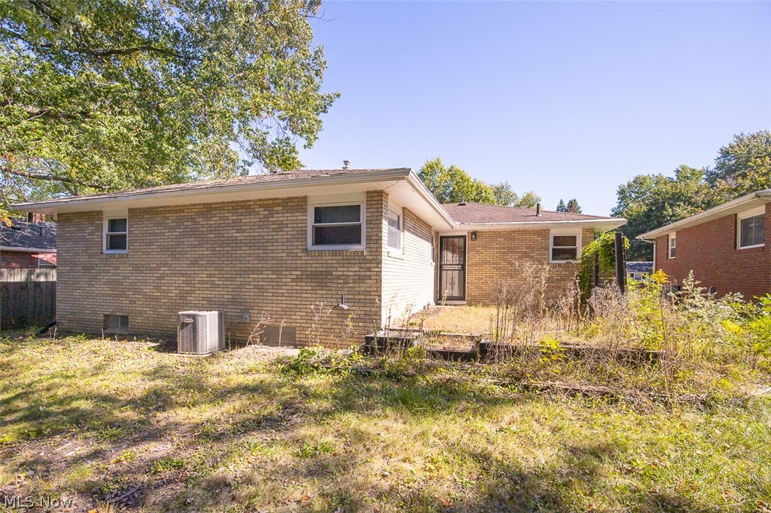 634 N Hawkins Avenue Akron OH 44313