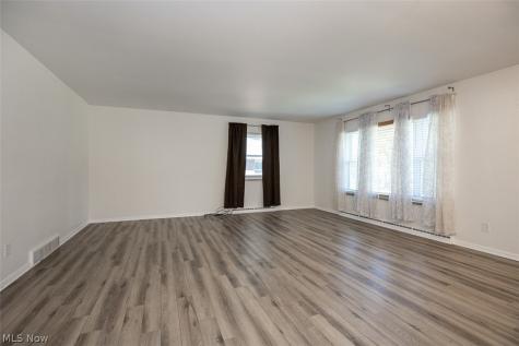 634 N Hawkins Avenue Akron OH 44313