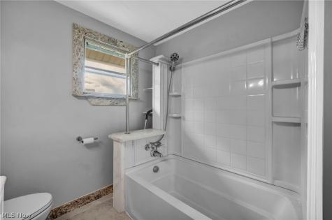 2103 13th Street SW Akron OH 44314
