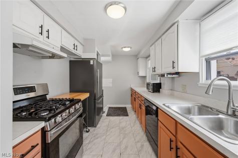 18300 Waterbury Avenue Maple Heights OH 44137