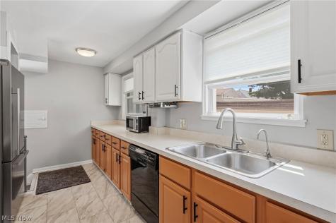 18300 Waterbury Avenue Maple Heights OH 44137