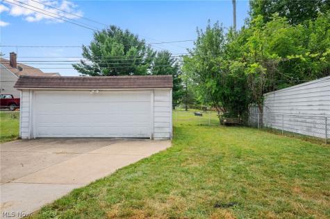 18300 Waterbury Avenue Maple Heights OH 44137