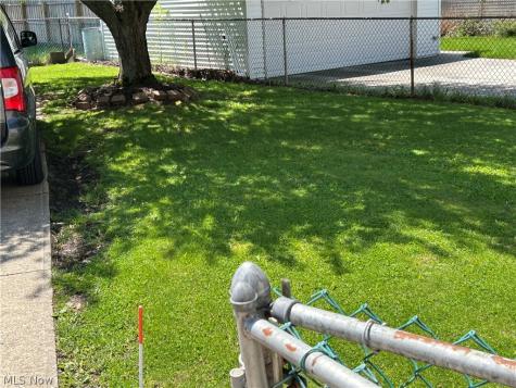 4411 Maplecrest Avenue Parma OH 44134