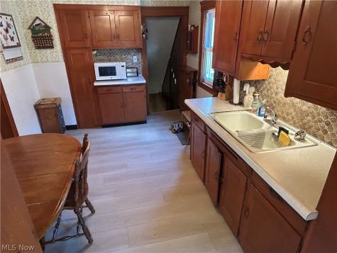 4411 Maplecrest Avenue Parma OH 44134