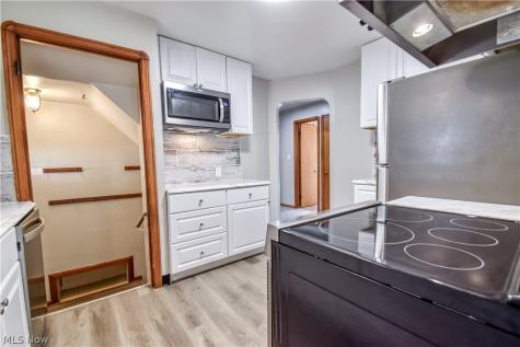908 Wexford Avenue Parma OH 44134