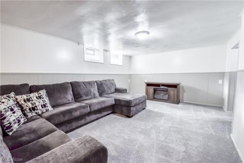 908 Wexford Avenue Parma OH 44134