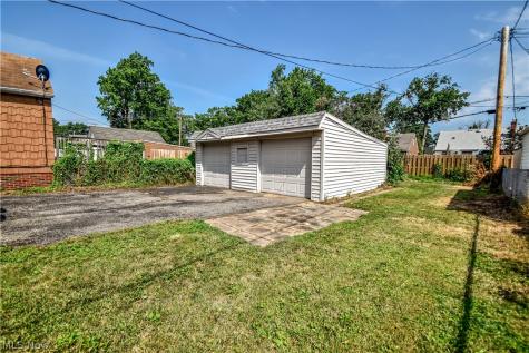908 Wexford Avenue Parma OH 44134