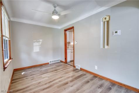 908 Wexford Avenue Parma OH 44134
