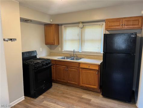 3968 E 147th Street Cleveland OH 44128