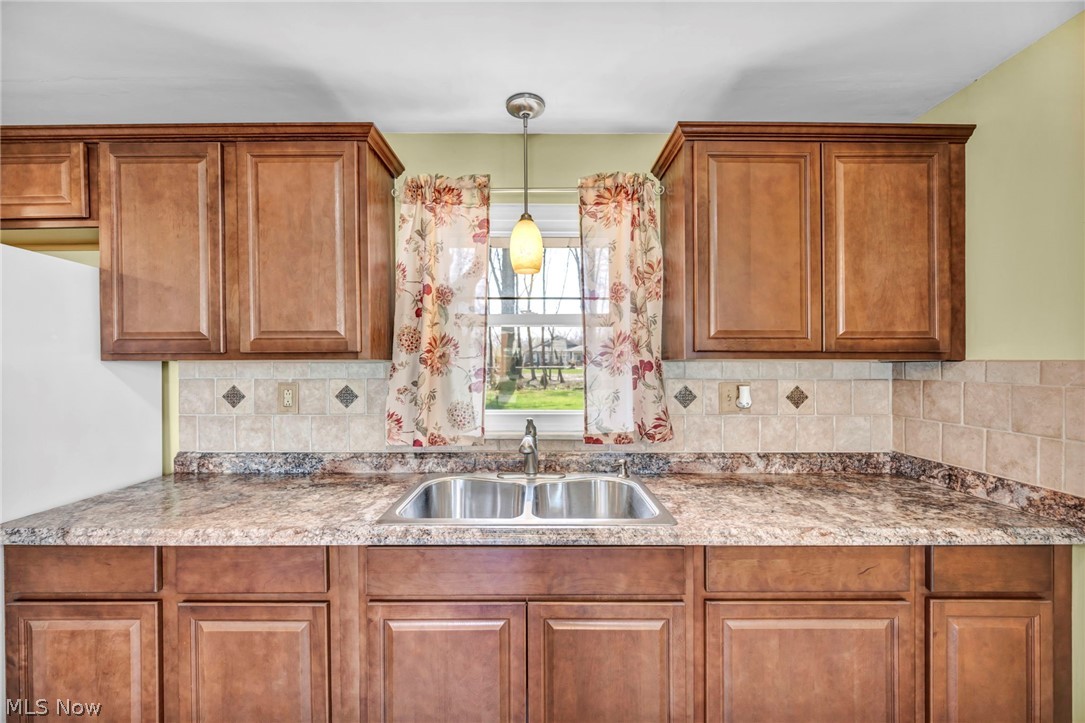 38592 Courtland Drive Willoughby OH 44094