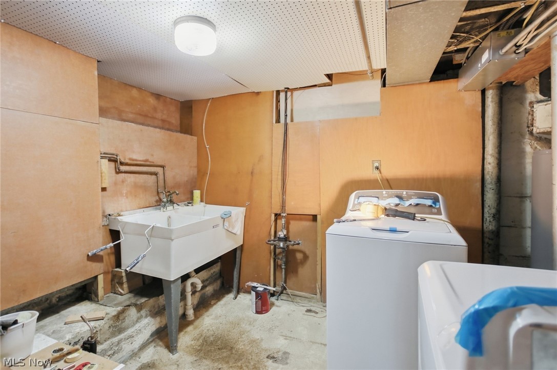 6609 Lansing Avenue Cleveland OH 44105