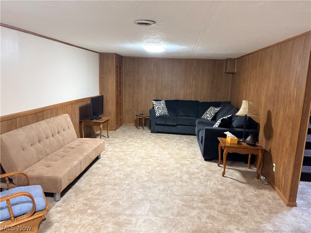 2860 Crestwood Drive NW Warren OH 44485