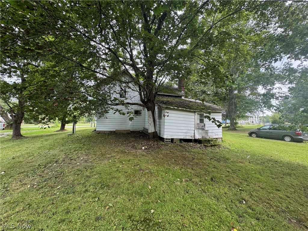 2716 E Water Street Rock Creek OH 44084