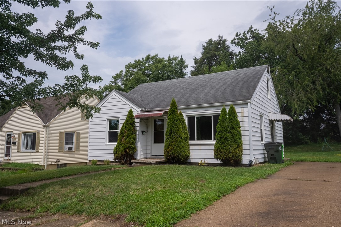 220 Willow Avenue NE Massillon OH 44646