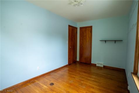 220 Willow Avenue NE Massillon OH 44646