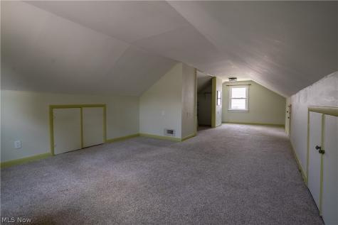 220 Willow Avenue NE Massillon OH 44646