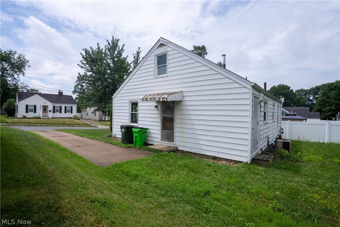 220 Willow Avenue NE Massillon OH 44646