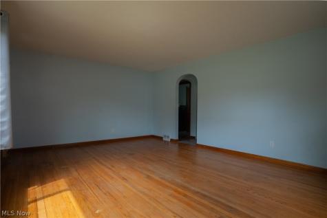 220 Willow Avenue NE Massillon OH 44646