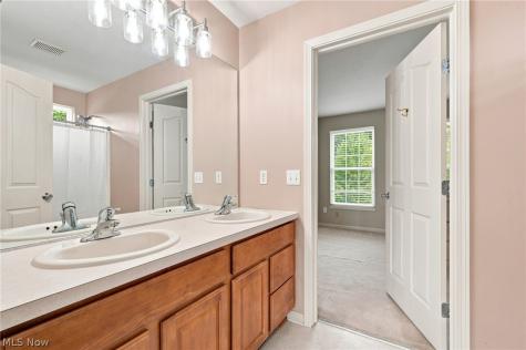 465 Wilmington Drive Broadview Heights OH 44147