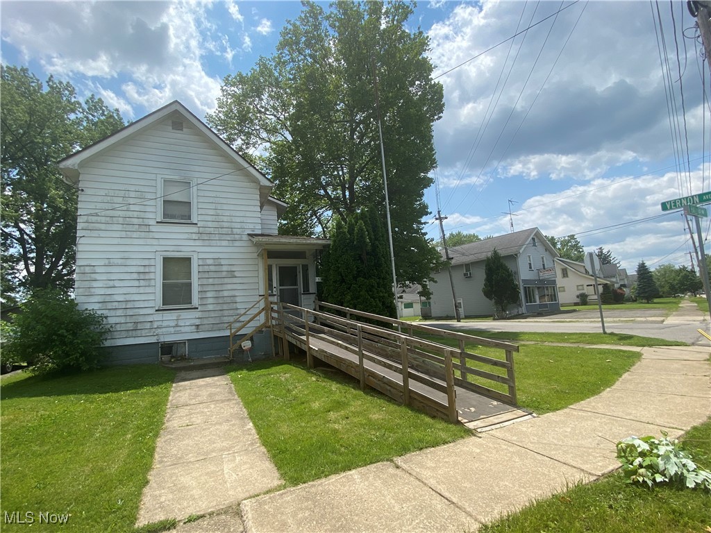 555 NW Hall Street NW Warren OH 44484