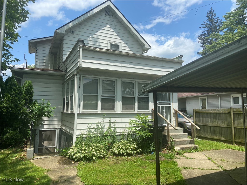 555 NW Hall Street NW Warren OH 44484