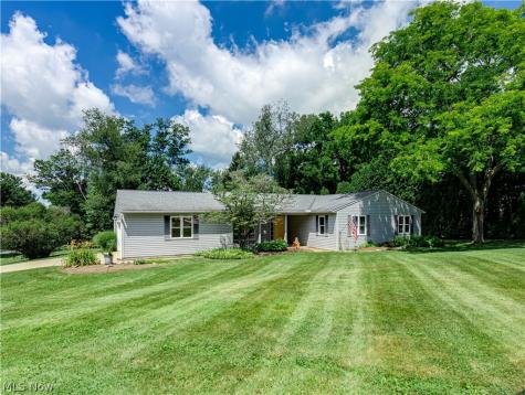 1726 Orchard Drive Akron OH 44333