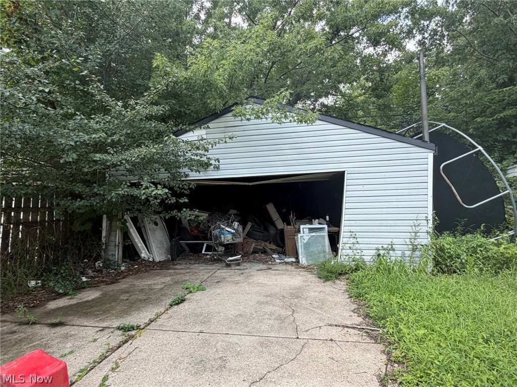 2150 W 81st Street Cleveland OH 44102