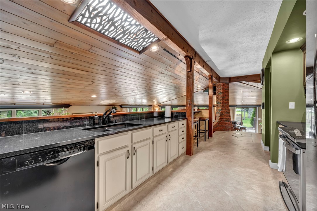 6718 Case Road North Ridgeville OH 44039