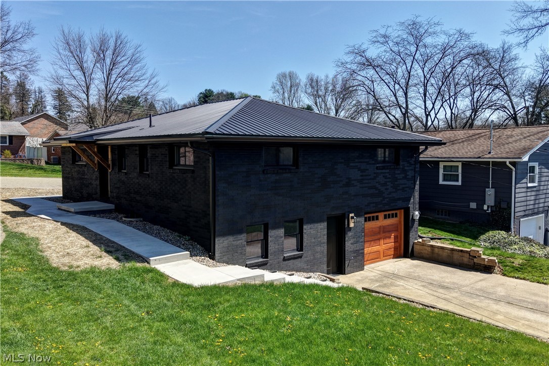 212 High Street Dover OH 44622